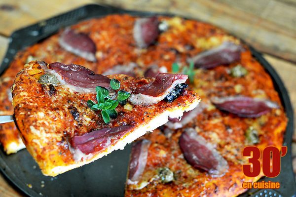 Pizza au magret de canard et à l’origan | 30 minutes en cuisine